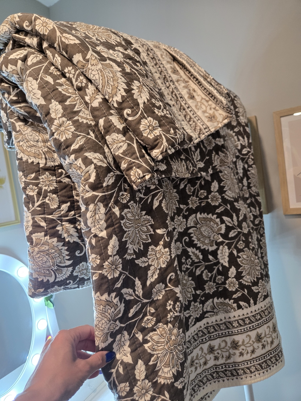NWOT Levtex REVERSIBLE Brown and White Floral Quilt & 2 Shams - Picture 10 of 15